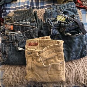 Jeans 10each. Contact me for more information.